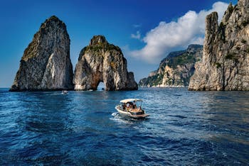 Isola di Capri, Faraglioni