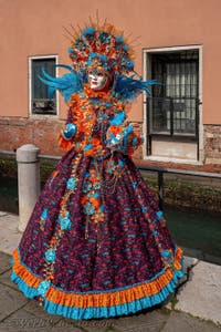 Costumi del Carnevale di Venezia in Campo San Martin.