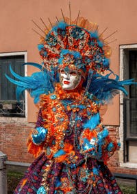 Costumi del Carnevale di Venezia in Campo San Martin.