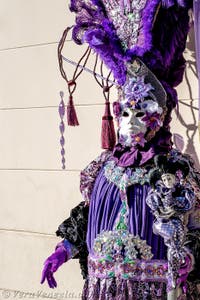 La sfilata dei costumi del Carnevale di Venezia 2026 sul Campo San Lorenzo.