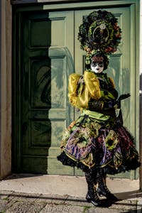 La sfilata dei costumi del Carnevale di Venezia 2026 sul Campo San Lorenzo.