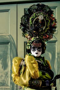 La sfilata dei costumi del Carnevale di Venezia 2026 sul Campo San Lorenzo.