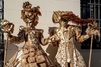 La sfilata dei costumi del Carnevale di Venezia 2026 sul Campo San Lorenzo.