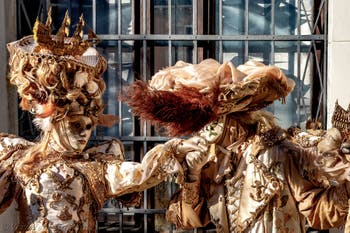 La sfilata dei costumi del Carnevale di Venezia 2026 sul Campo San Lorenzo.