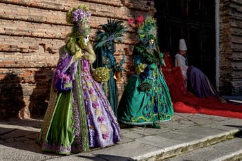 La sfilata dei costumi del Carnevale di Venezia 2026 sul Campo San Lorenzo.