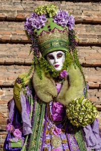 La sfilata dei costumi del Carnevale di Venezia 2026 sul Campo San Lorenzo.