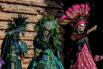 La sfilata dei costumi del Carnevale di Venezia 2026 sul Campo San Lorenzo.