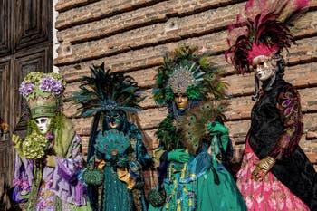 La sfilata dei costumi del Carnevale di Venezia 2026 sul Campo San Lorenzo.