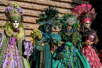La sfilata dei costumi del Carnevale di Venezia 2026 sul Campo San Lorenzo.