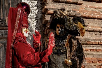 La sfilata dei costumi del Carnevale di Venezia 2026 sul Campo San Lorenzo.