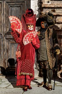 La sfilata dei costumi del Carnevale di Venezia 2026 sul Campo San Lorenzo.