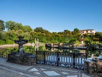 L'isola del Giardino di Boboli e la statua di Andromeda a Firenze