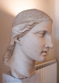 Testa di Atena al Museo Archeologico di Venezia, in Italia