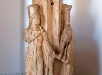 La dea Ecate, l'Ecateion e le Cariti al Museo Archeologico di Venezia, in Italia