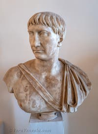L'imperatore Traiano, tipo decennale, al Museo Archeologico di Venezia, in Italia