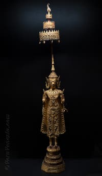 Buddha in piedi sotto un triplice baldacchino (Sud-Est asiatico) Museo d'Arte Orientale di Ca' Pesaro a Venezia, Italia