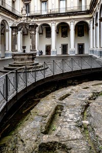 Il Tholos della Neapolis sotterranea sotto la Basilica di San Lorenzo Maggiore a Napoli, in Italia