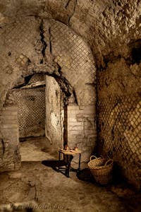 Taberna o bottega della Neapolis sotterranea sotto la Basilica di San Lorenzo Maggiore a Napoli, in Italia