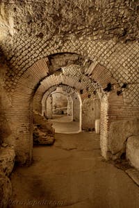 Criptoportico della Neapolis sotterranea sotto la Basilica di San Lorenzo Maggiore a Napoli, in Italia