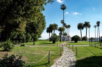 I giardini del belvedere del Palazzo Reale di Capodimonte a Napoli