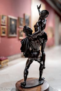 Giambologna, Il rapimento di una sabina, Museo di Capodimonte a Napoli, in Italia