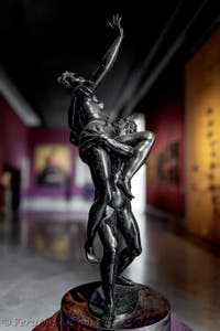 Giambologna, Il rapimento di una sabina, Museo di Capodimonte a Napoli, in Italia