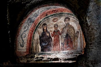 Affresco della tomba di Teotecnus, Ilarita e Nonnosa, catacombe di San Gennaro a Napoli, in Italia