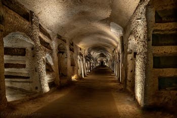 Vestibolo inferiore delle catacombe di San Gennaro a Napoli, in Italia