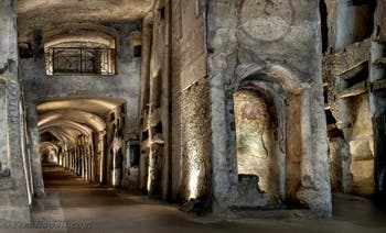 Vestibolo inferiore delle catacombe di San Gennaro a Napoli, in Italia