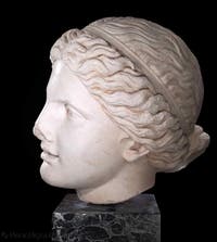 Testa di Afrodite, Museo Archeologico presso la Galleria d'Italia a Napoli, in Italia