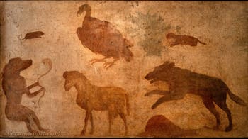 Affresco Divinità del Nilo, il babbuino, il serpente, l'ariete, l'avvoltoio, la talpa, la mangusta e il cane o lo sciacallo, Pompei, Tempio di Iside, Sacrarium, Museo Archeologico di Napoli