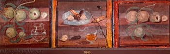 Affresco Pesche, datteri, fichi e monete d'oro e d'argento, Ercolano, Casa dei Cervi, Museo Archeologico di Napoli