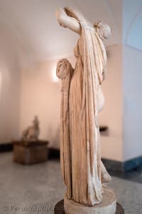 Afrodite Venere Callipigia, l'Afrodite dalle belle natiche, collezione Farnese, Museo Archeologico di Napoli, Italia