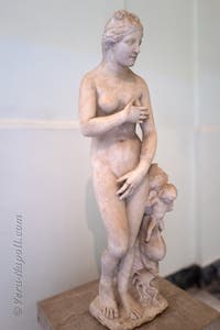 Afrodite, tipo Dresda Capitolina, Museo Archeologico di Napoli, Italia