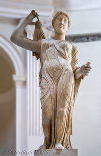 Afrodite tipo Louvre, Pompei, Museo Archeologico di Napoli in Italia