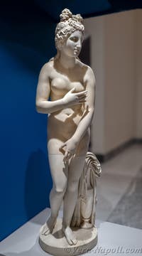 Afrodite pudica di tipo capitolino, Ercolano, Museo Archeologico di Napoli, Italia