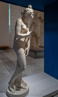 Afrodite pudica di tipo capitolino, Ercolano, Museo Archeologico di Napoli, Italia