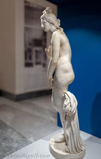 Afrodite pudica di tipo capitolino, Ercolano, Museo Archeologico di Napoli, Italia