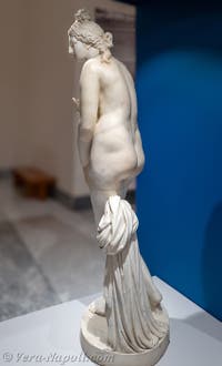Afrodite pudica di tipo capitolino, Ercolano, Museo Archeologico di Napoli, Italia