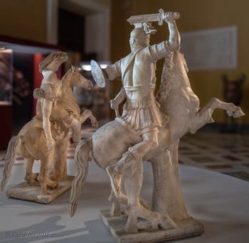 Cavaliere con corazza e amazzone morente, collezione Farnese, Museo Archeologico di Napoli, Italia
