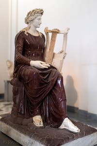 Apollo seduto con una lira, Collezione Farnese, Museo Archeologico di Napoli, Italia