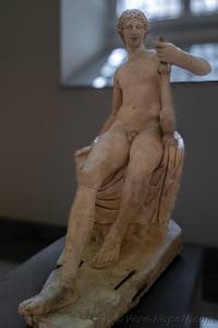 Apollo Ludovisi con una lira, Collezione Farnese, Museo Archeologico di Napoli, Italia