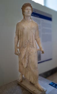 Artemide in stile arcaico, Pompei, Museo Archeologico di Napoli, Italia