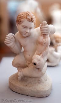 Bambino con una lepre, Casa del Camillo, Pompei, Museo Archeologico di Napoli, Italia