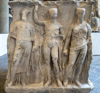 Piedistallo di Tiberio con le città di Filadelfia, Tmolos e Cime, Museo Archeologico di Napoli, Italia