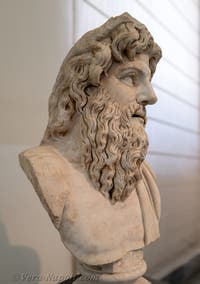 Busti di divinità fluviali, elementi di fontane, Collezione Farnese, Museo Archeologico di Napoli, Italia
