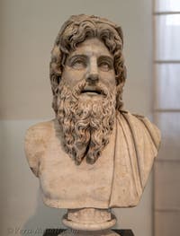 Busti di divinità fluviali, elementi di fontane, Collezione Farnese, Museo Archeologico di Napoli, Italia