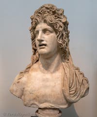 Busti di divinità fluviali, elementi di fontane, Collezione Farnese, Museo Archeologico di Napoli, Italia