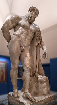Ercole in riposo, Collezione Farnese, Museo Archeologico di Napoli, Italia