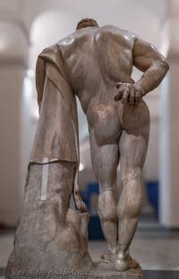 Ercole in riposo, Collezione Farnese, Museo Archeologico di Napoli, Italia